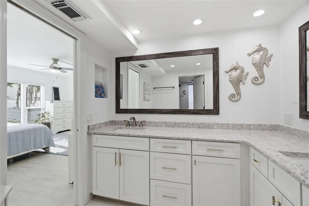 298 SKIFF POINT #103 Clearwater, FL 33767