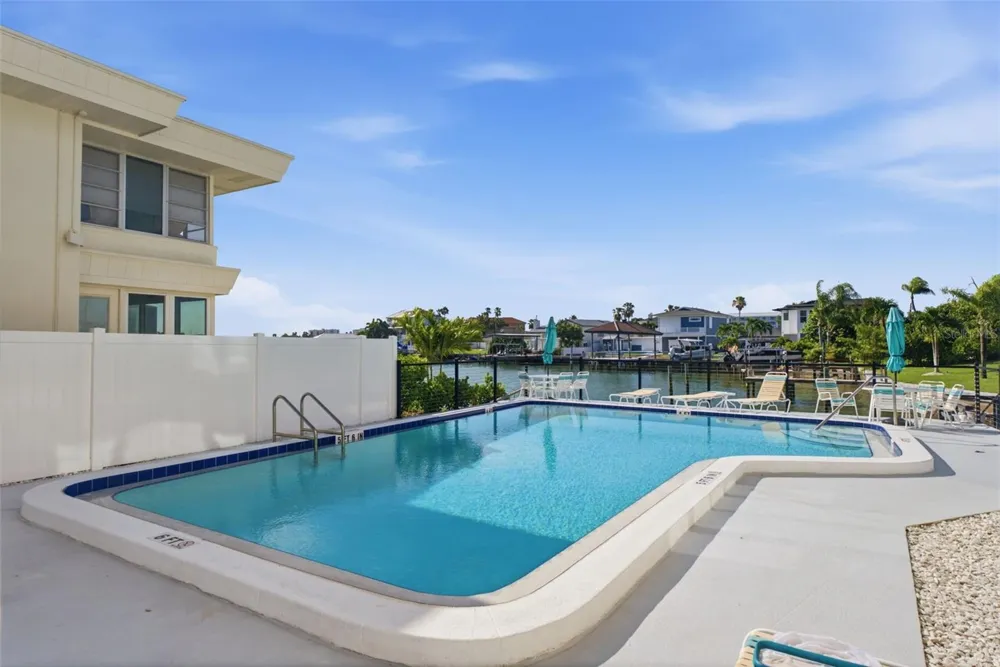 298 SKIFF POINT #103 Clearwater, FL 33767