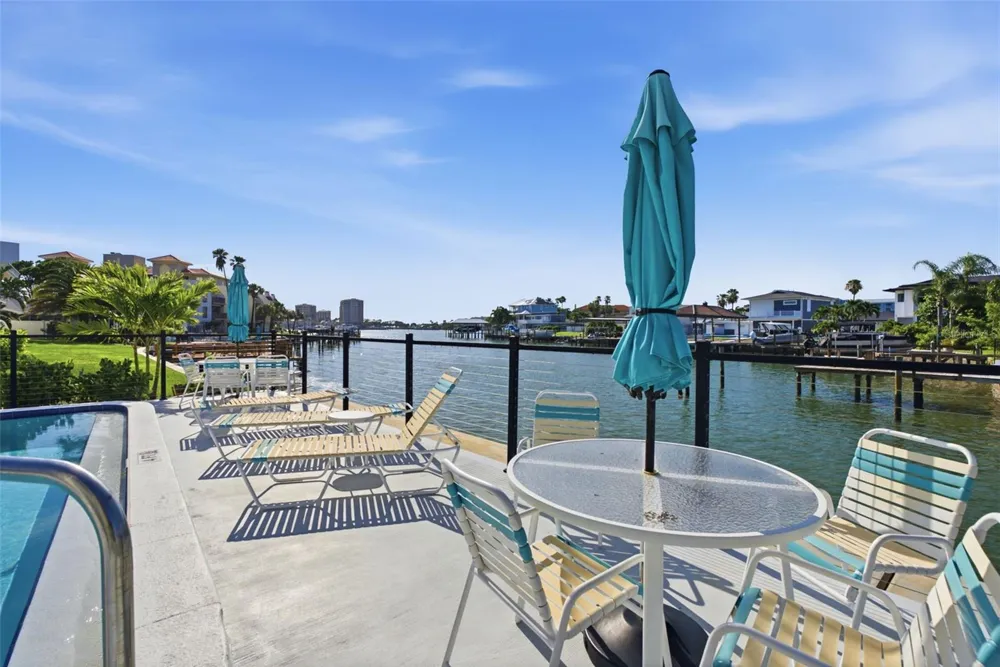 298 SKIFF POINT #103 Clearwater, FL 33767