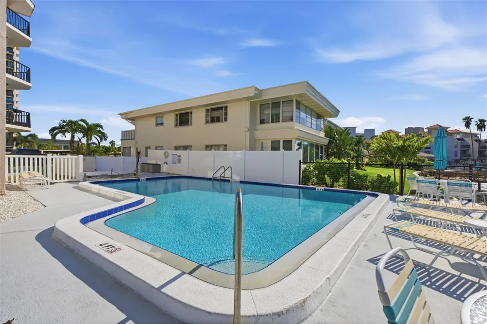 298 SKIFF POINT #103 Clearwater, FL 33767