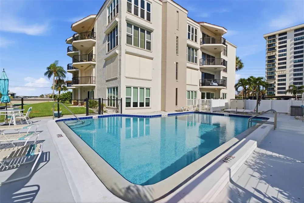 298 SKIFF POINT #103 Clearwater, FL 33767