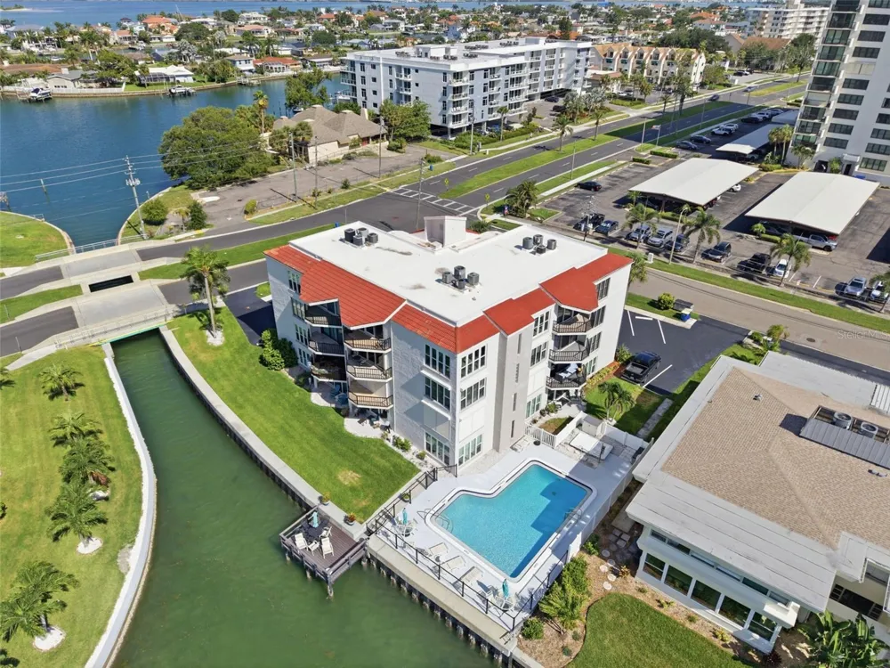 298 SKIFF POINT #103 Clearwater, FL 33767