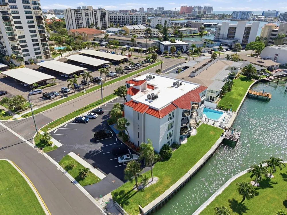 298 SKIFF POINT #103 Clearwater, FL 33767