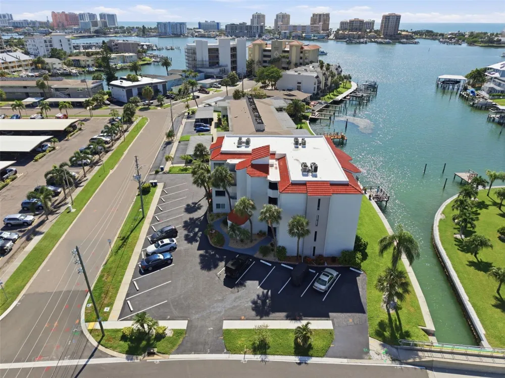 298 SKIFF POINT #103 Clearwater, FL 33767