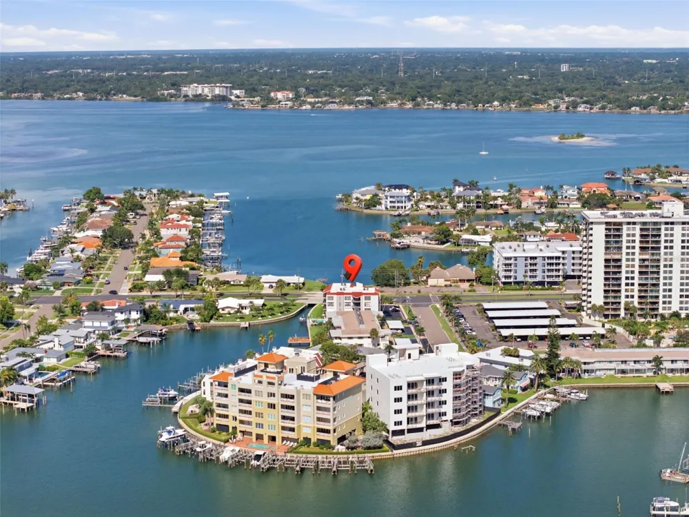 298 SKIFF POINT #103 Clearwater, FL 33767