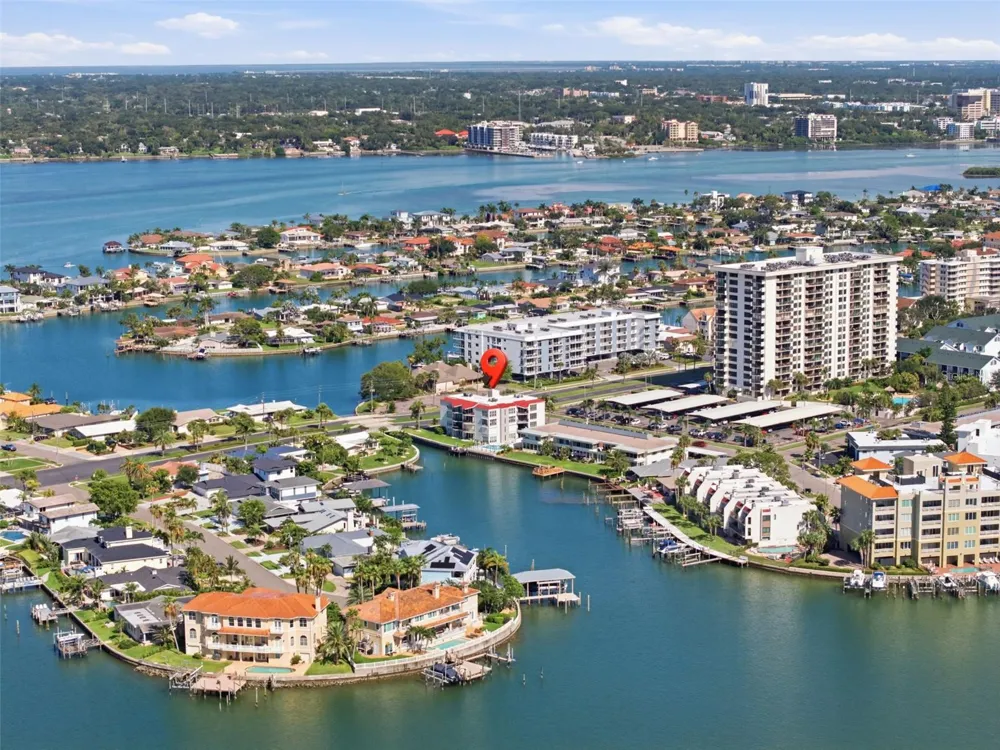 298 SKIFF POINT #103 Clearwater, FL 33767
