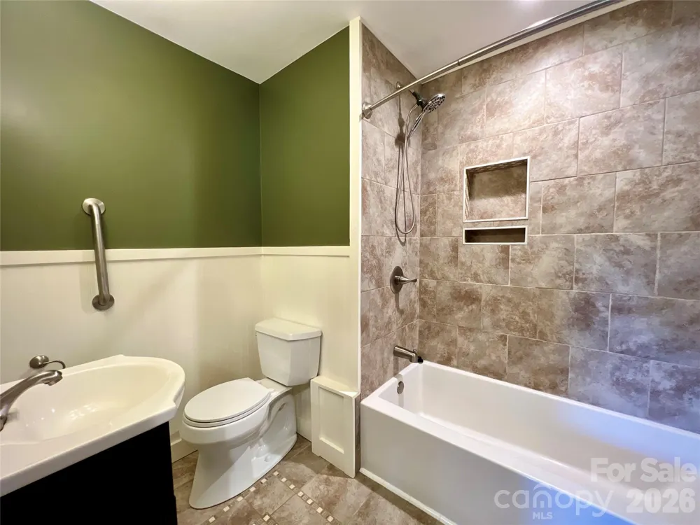 3 Mount Royal Drive Arden, NC 28704