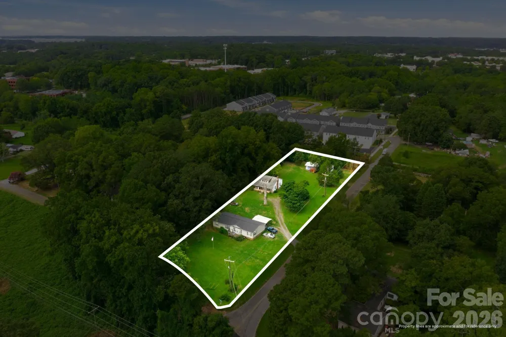 109 Crossrail Road Mooresville, NC 28115
