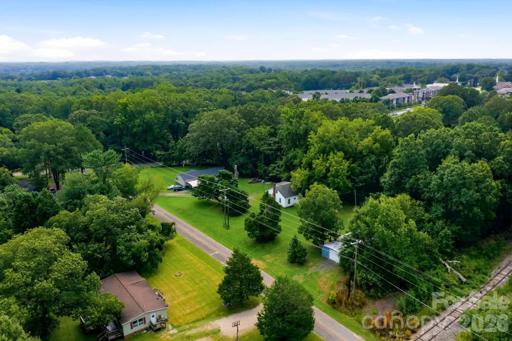 109 Crossrail Road Mooresville, NC 28115