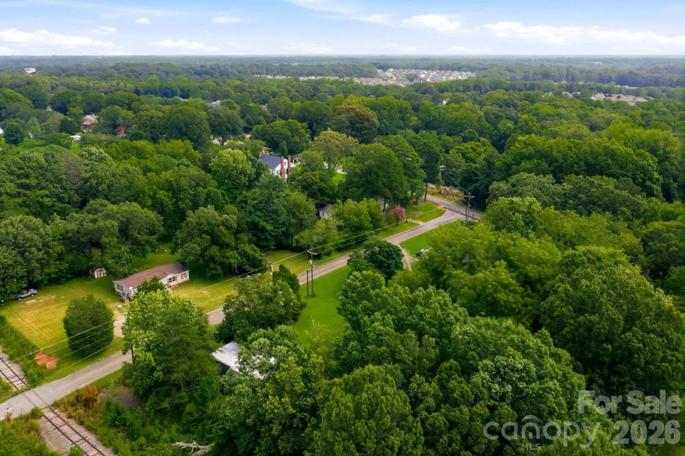109 Crossrail Road Mooresville, NC 28115