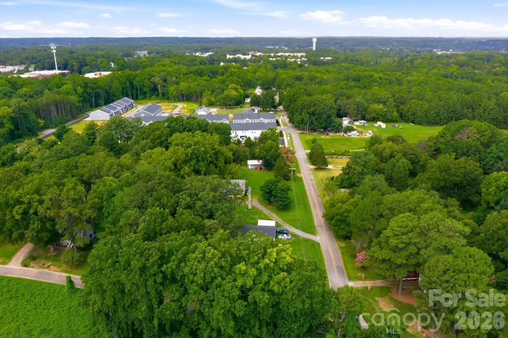 109 Crossrail Road Mooresville, NC 28115