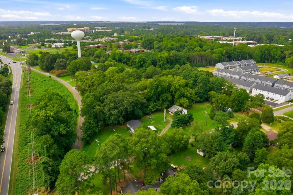 109 Crossrail Road Mooresville, NC 28115