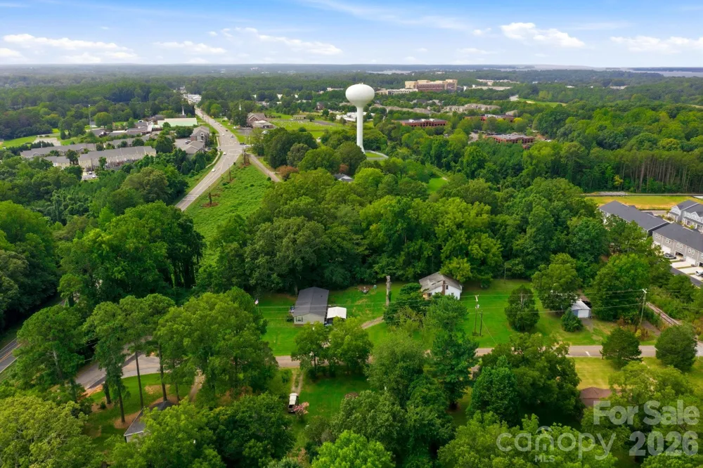 109 Crossrail Road Mooresville, NC 28115