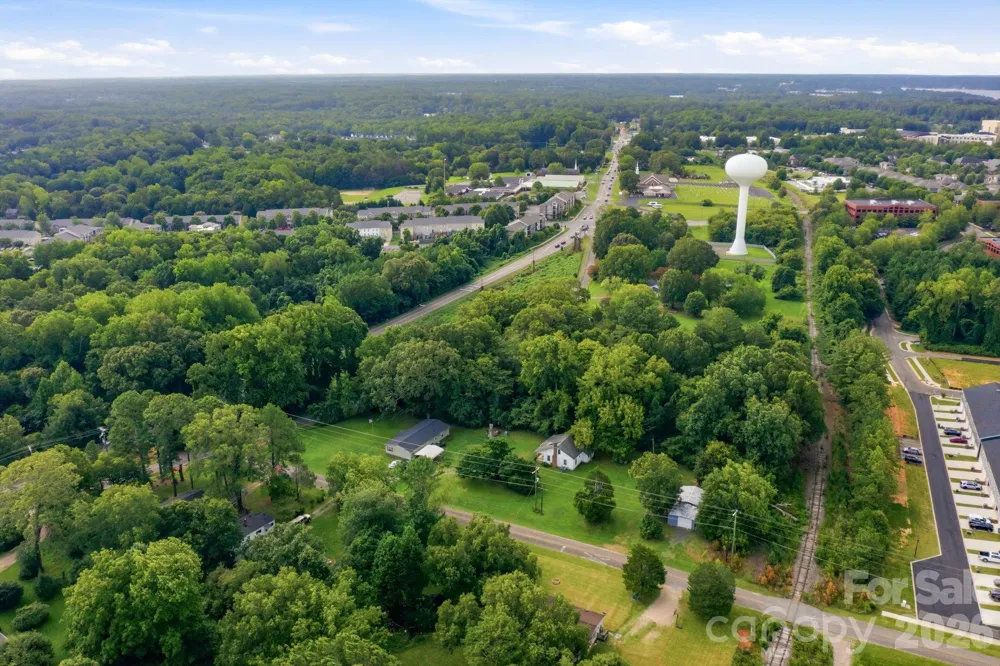 109 Crossrail Road Mooresville, NC 28115