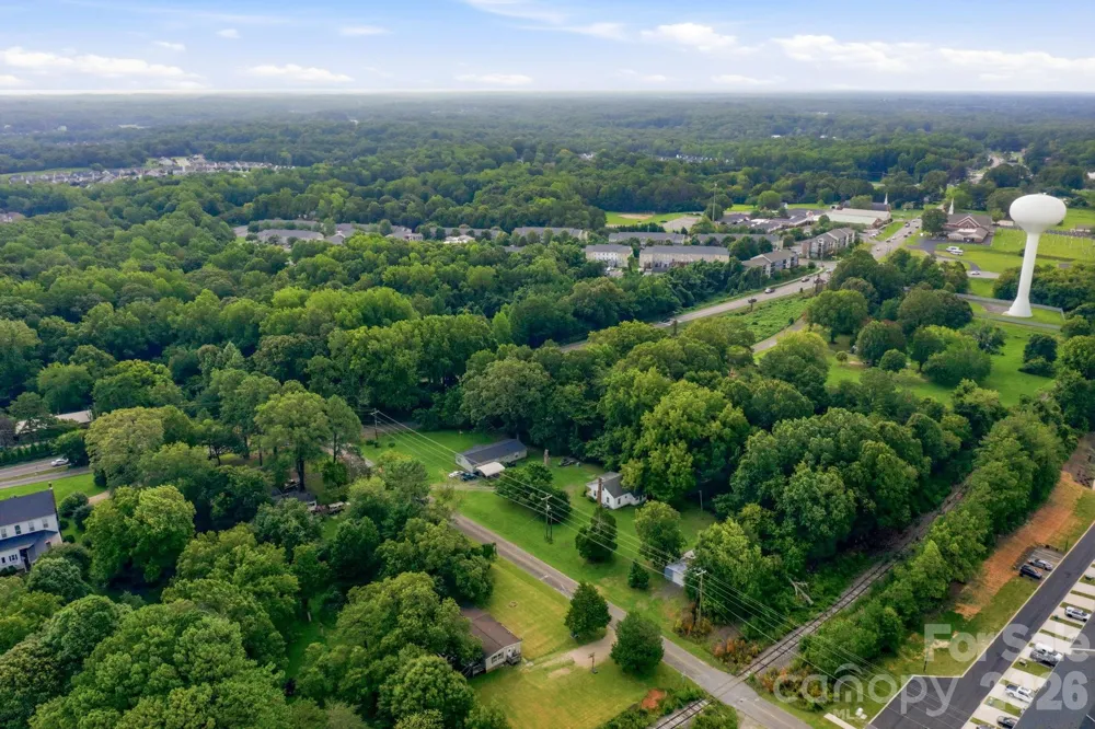 109 Crossrail Road Mooresville, NC 28115