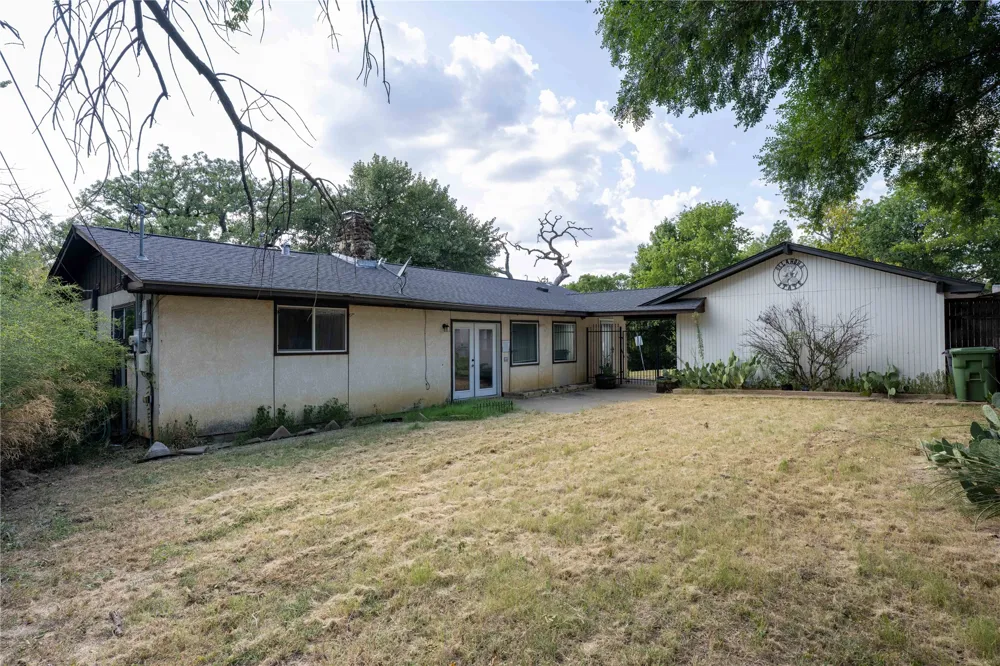 112 Oaktree Drive Highland Village, TX 75077