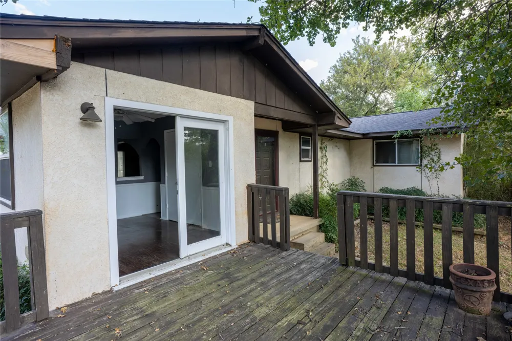 112 Oaktree Drive Highland Village, TX 75077