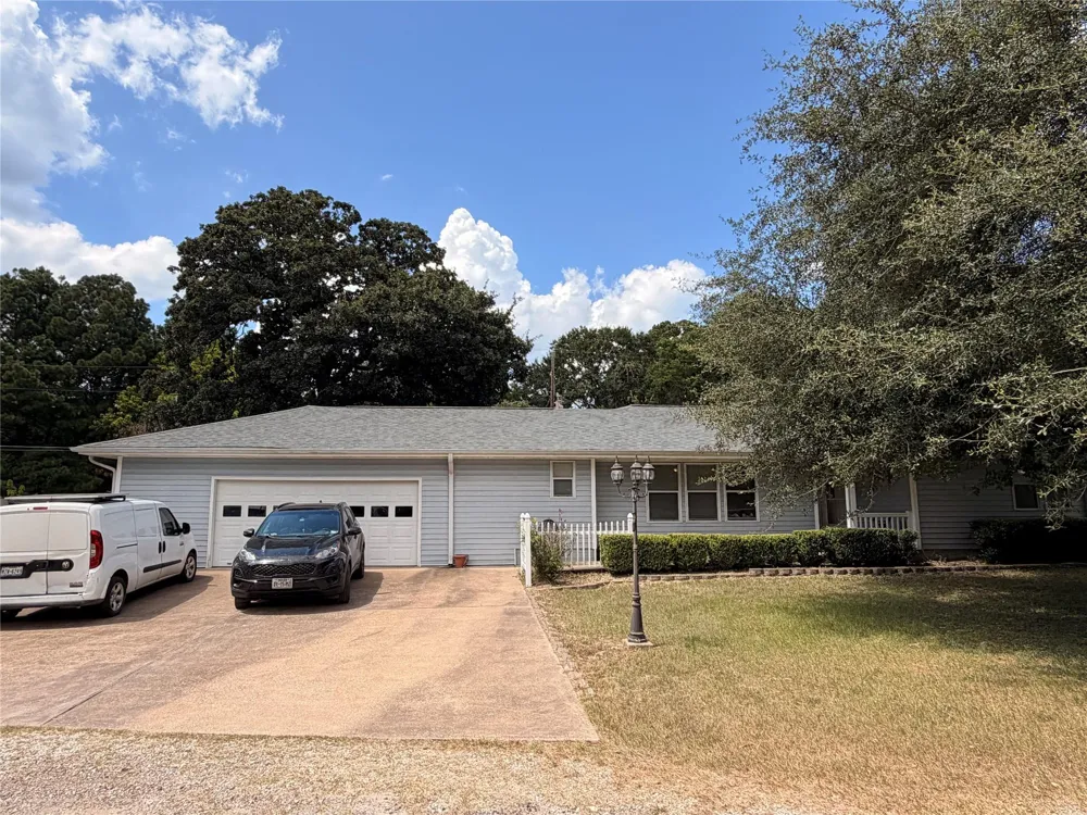 192 Moon Beam Drive Trinity, TX 75862