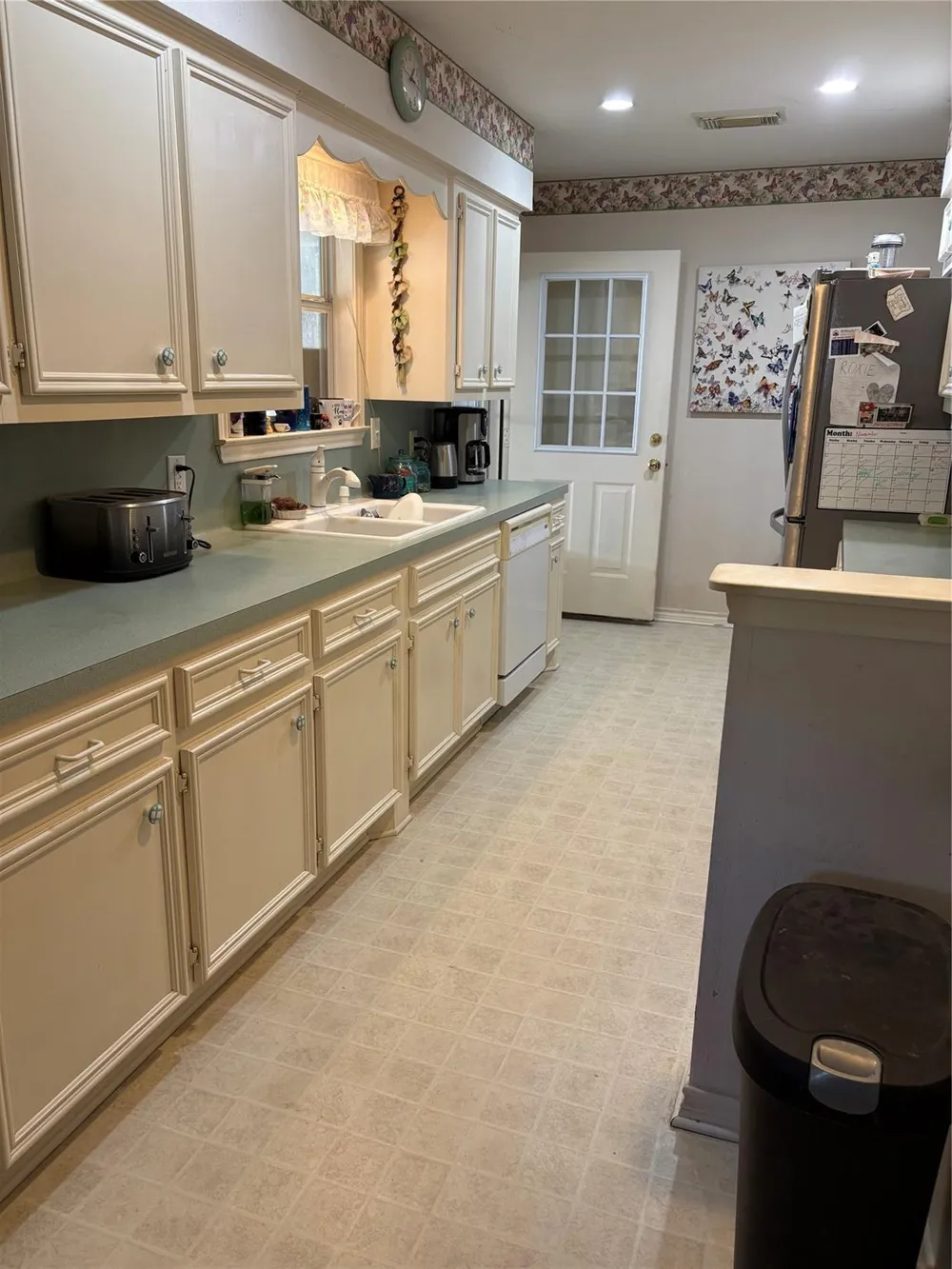 192 Moon Beam Drive Trinity, TX 75862