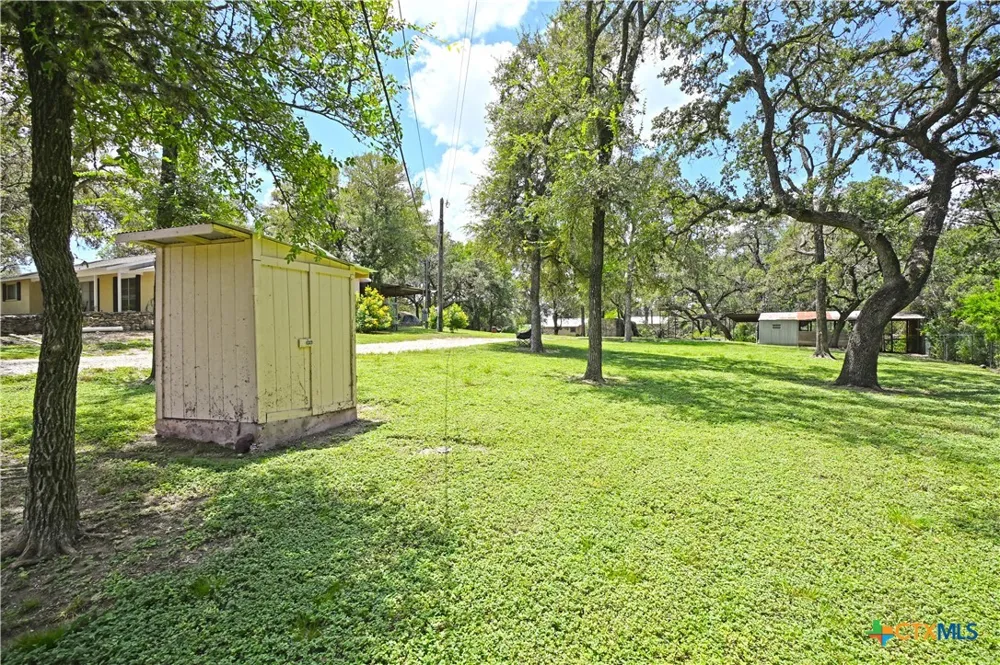 321 High Low Drive New Braunfels, TX 78132