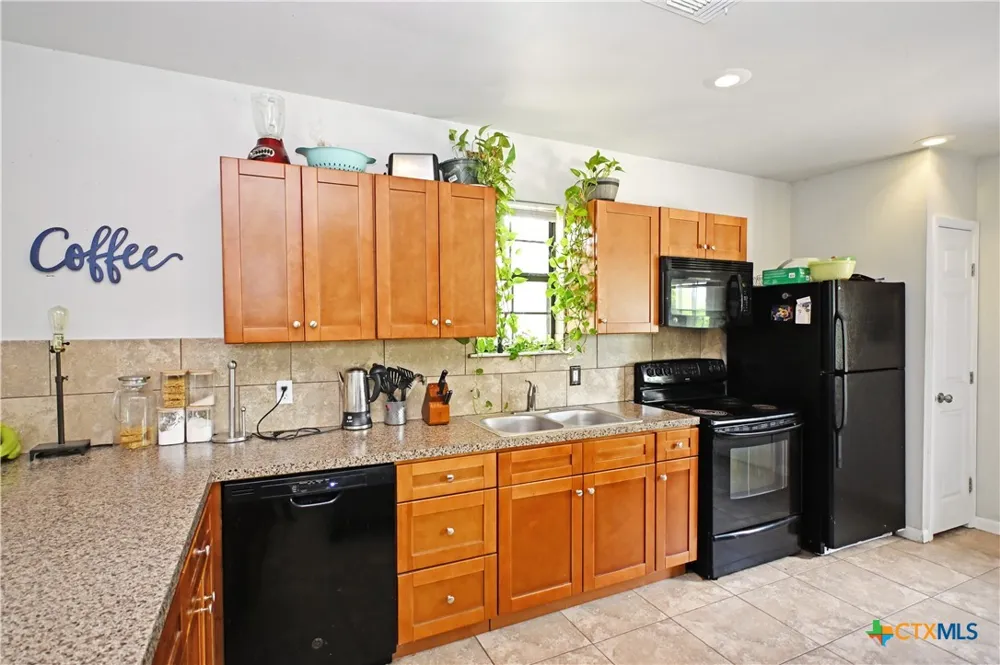 321 High Low Drive New Braunfels, TX 78132