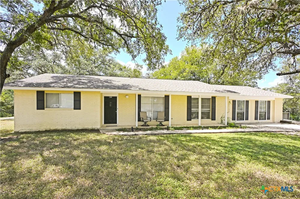 321 High Low Drive New Braunfels, TX 78132