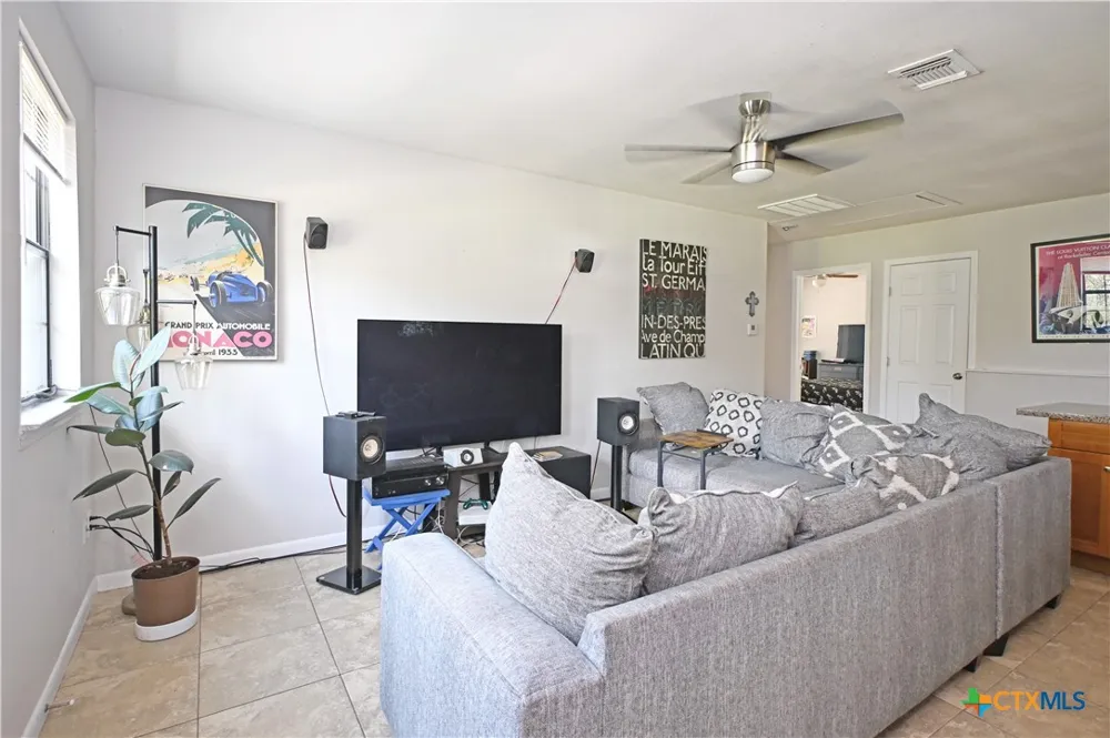 321 High Low Drive New Braunfels, TX 78132