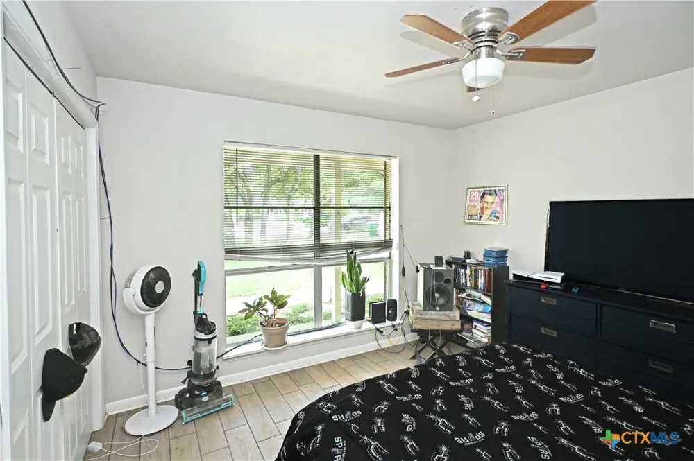 321 High Low Drive New Braunfels, TX 78132