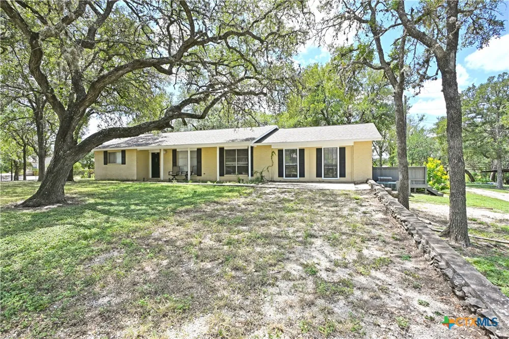 321 High Low Drive New Braunfels, TX 78132