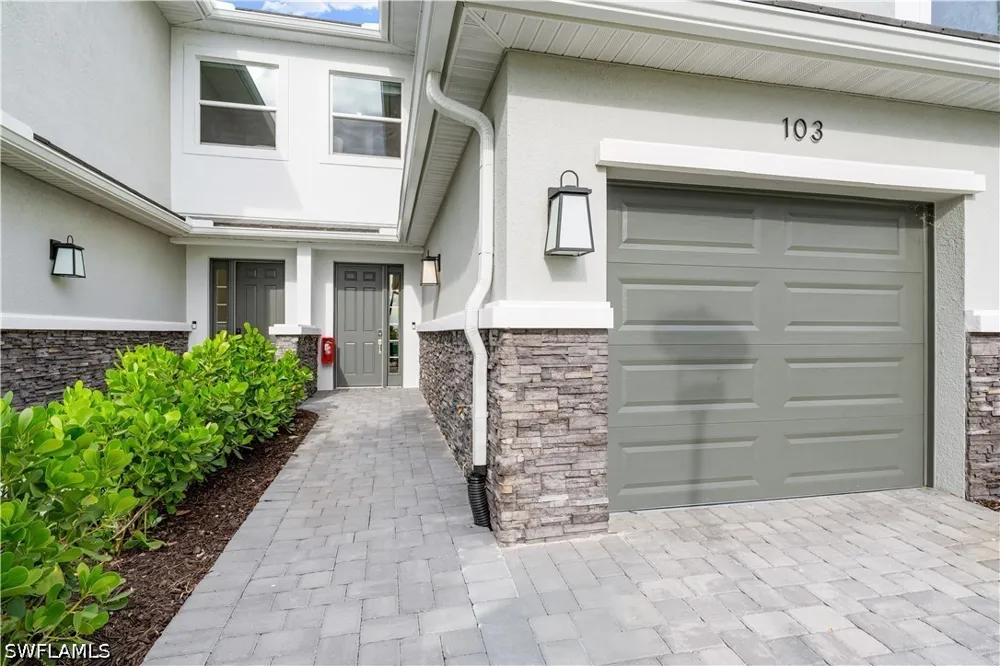 Giardino Drive #11-103 Naples, FL 34114