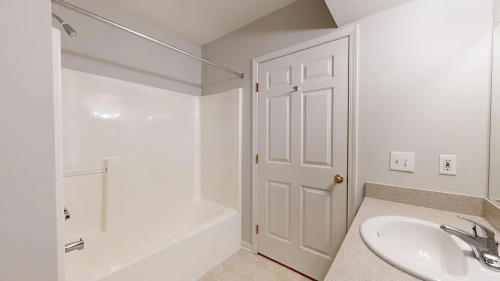 2771 S Knightsbridge Circle Ann Arbor, MI 48105