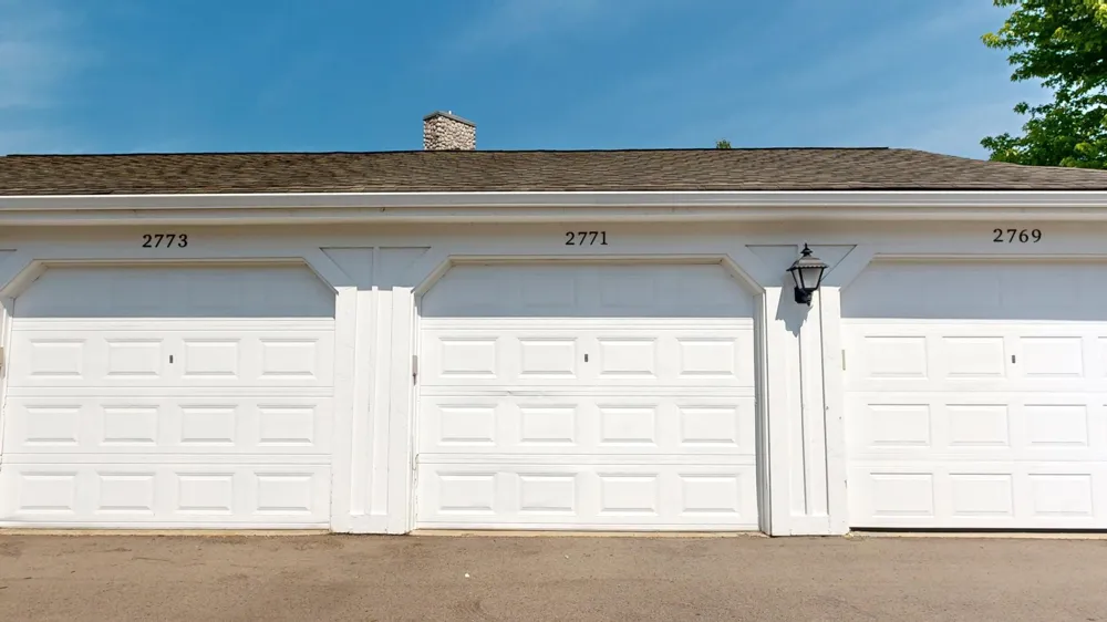 2771 S Knightsbridge Circle Ann Arbor, MI 48105