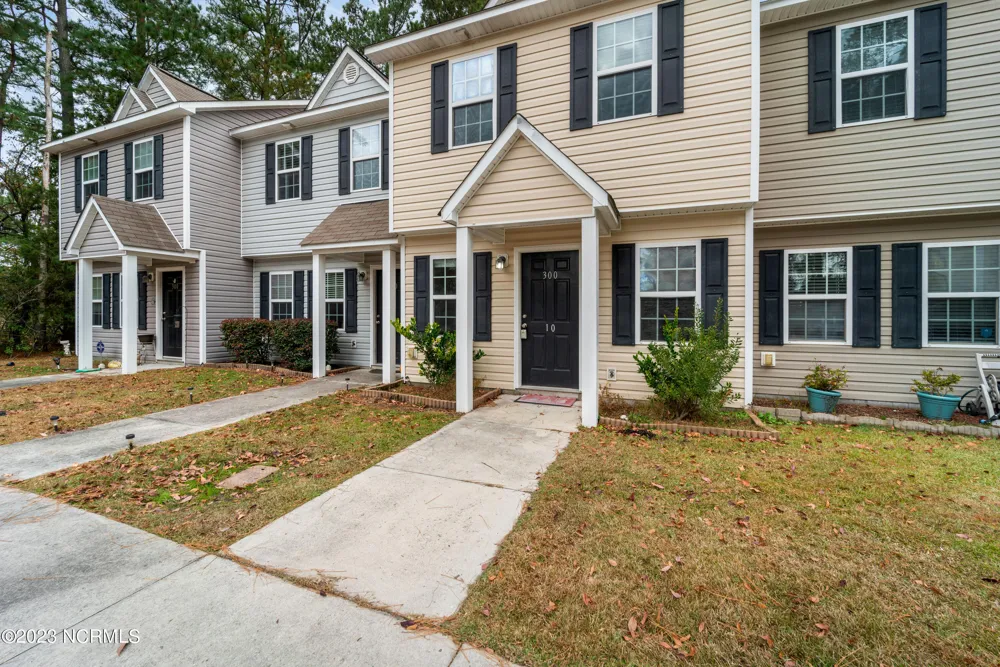 300 Burley Drive #10 Hubert, NC 28539