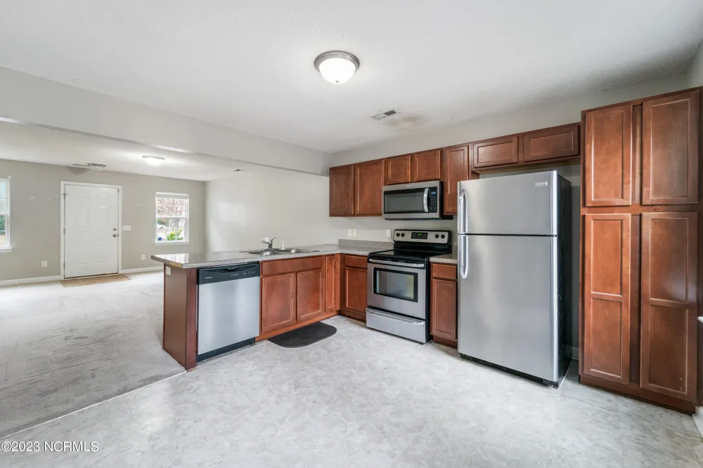 300 Burley Drive #10 Hubert, NC 28539