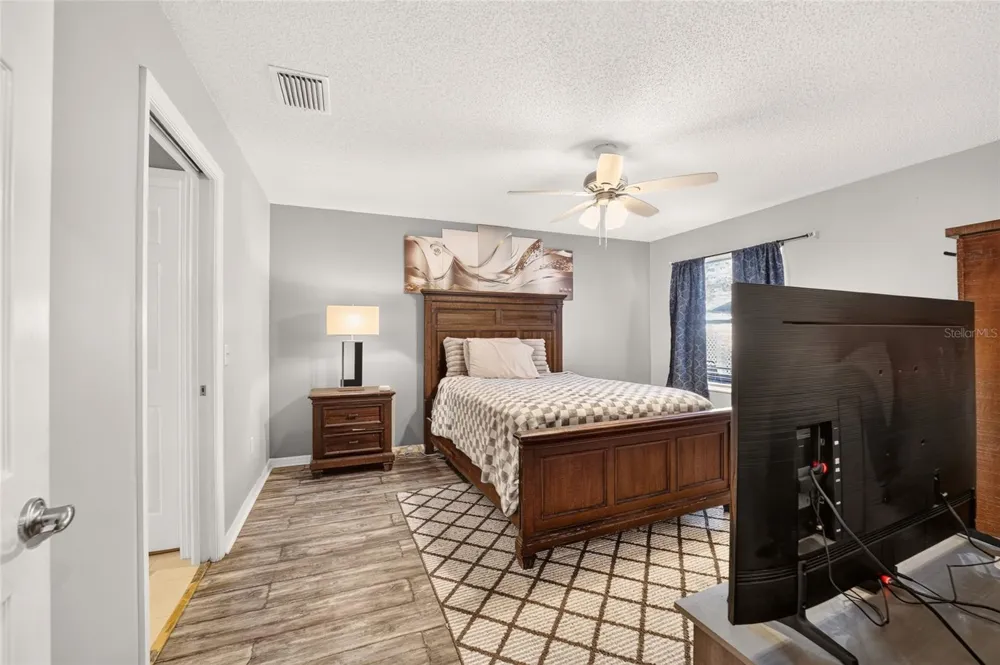 1563 HOLLYBERRY PLACE The Villages, FL 32162
