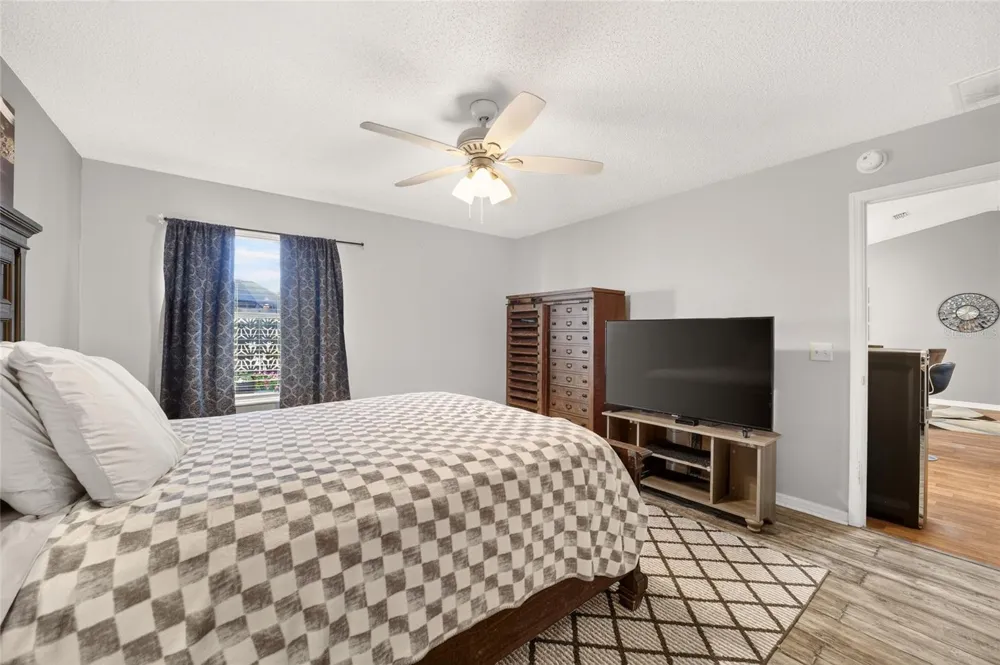1563 HOLLYBERRY PLACE The Villages, FL 32162