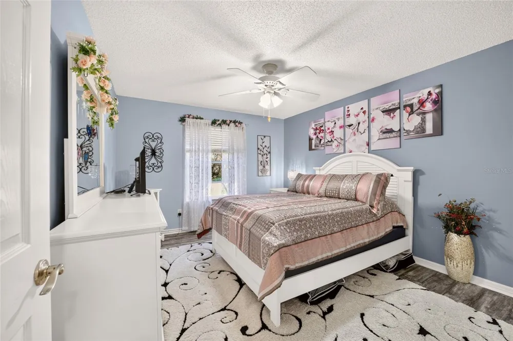 1563 HOLLYBERRY PLACE The Villages, FL 32162