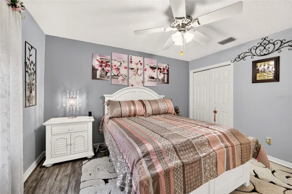 1563 HOLLYBERRY PLACE The Villages, FL 32162