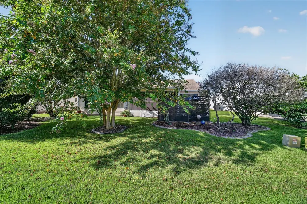 1563 HOLLYBERRY PLACE The Villages, FL 32162