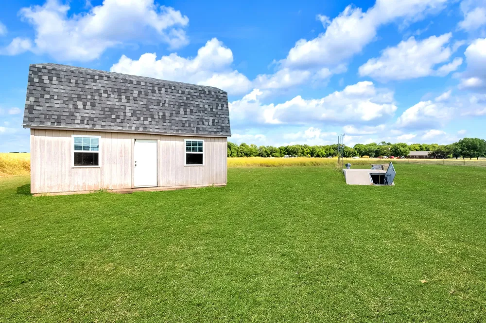5304 E Line Road Whitewright, TX 75491