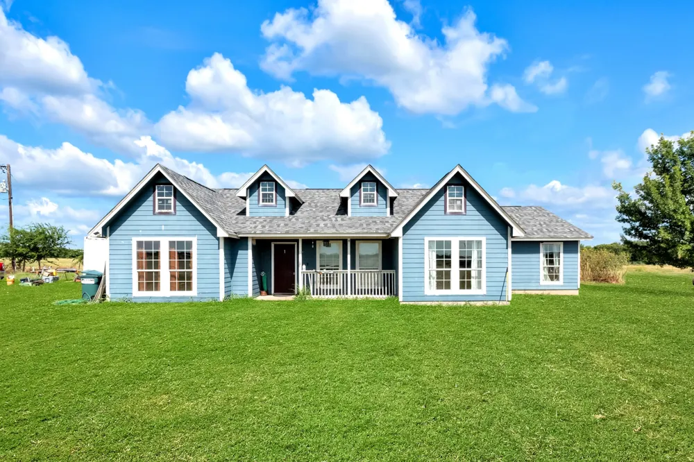 5304 E Line Road Whitewright, TX 75491