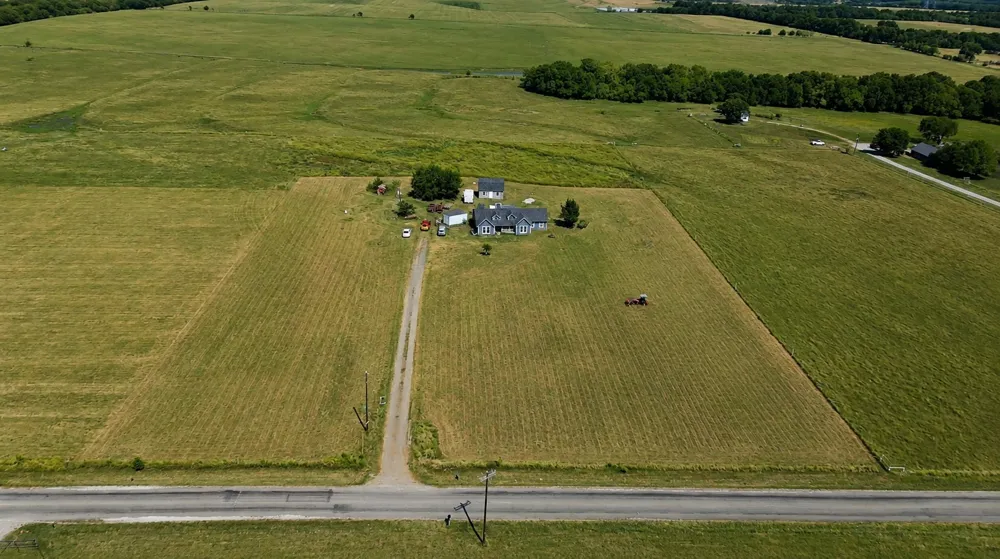 5304 E Line Road Whitewright, TX 75491