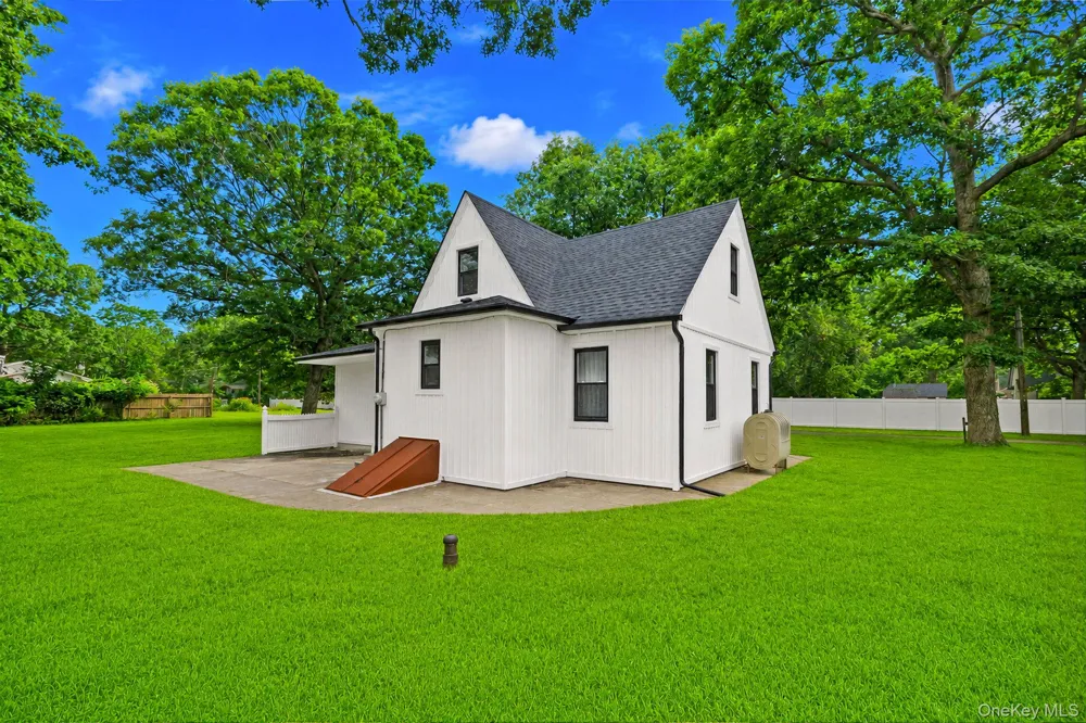 137 Elder Drive Mastic Beach, NY 11951