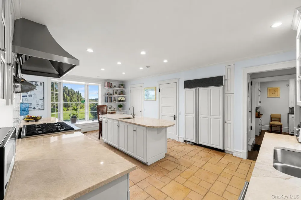 767 Montauk Highway Quiogue, NY 11978