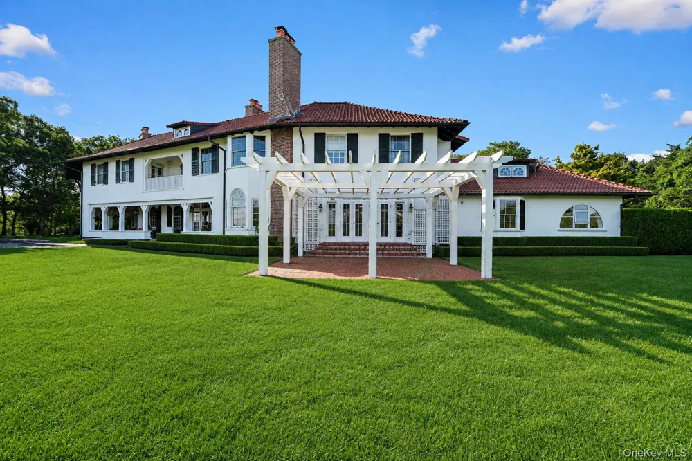 767 Montauk Highway Quiogue, NY 11978