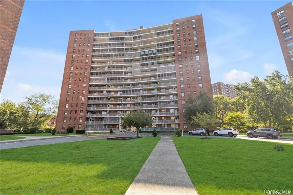 61-45 98 STREET #10L Rego Park, NY 11374