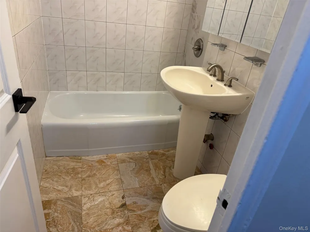 61-45 98 STREET #10L Rego Park, NY 11374