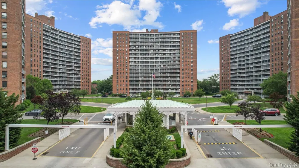 61-45 98 STREET #10L Rego Park, NY 11374