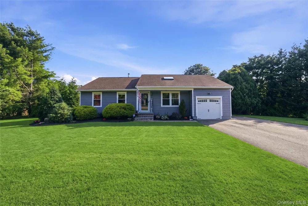 71 Triangle Lane Baiting Hollow, NY 11933
