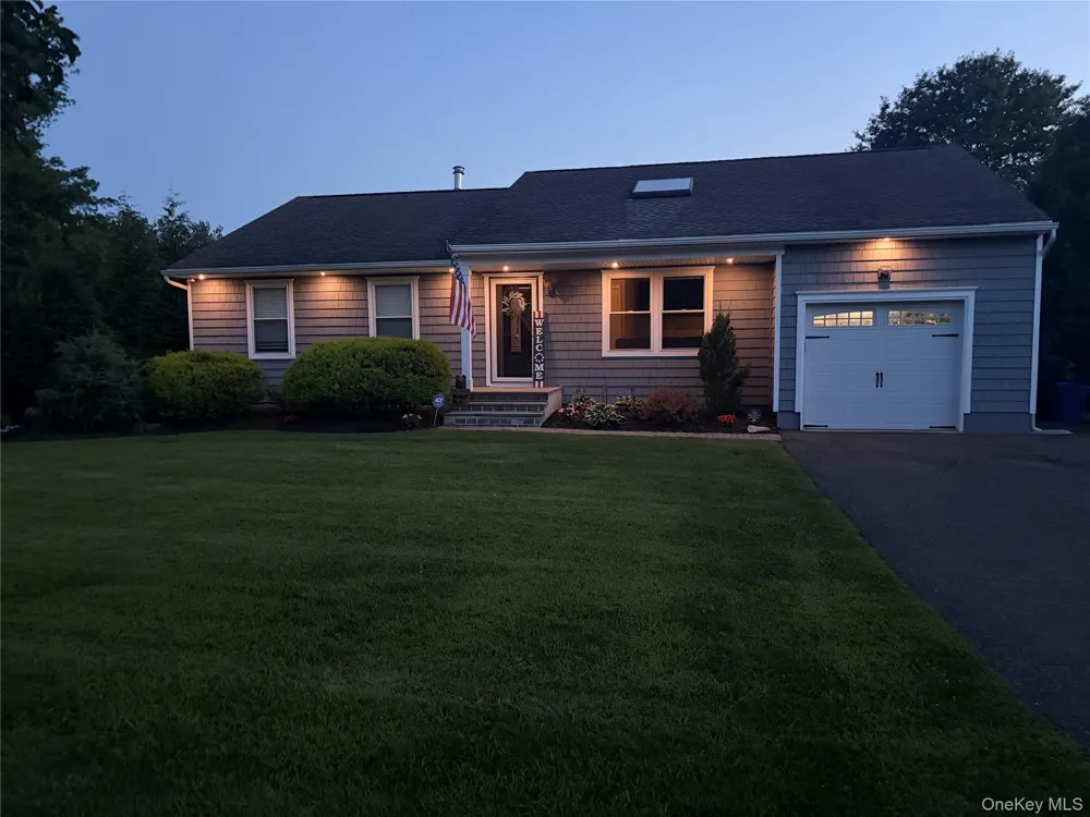 71 Triangle Lane Baiting Hollow, NY 11933